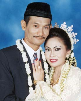 Foto Kenangan Bersma Istri Saat Hari Pernikahan